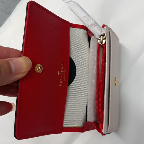 *SOLD* Kate Spade Wallet Darla Cedar Street - Picture 3 of 9
